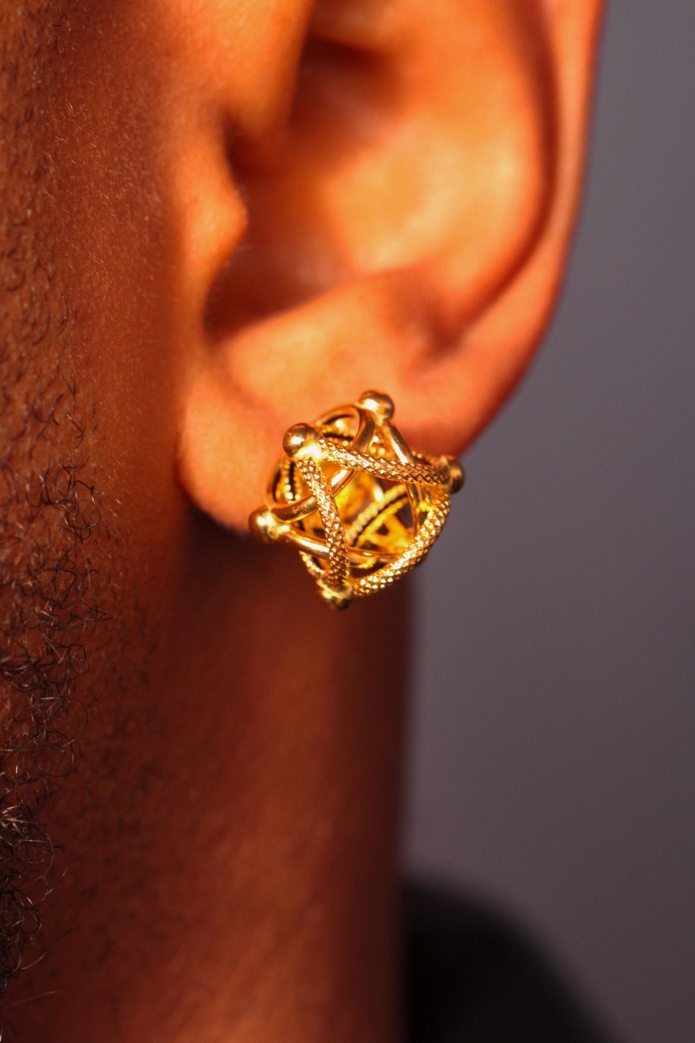 Boucles D'oreilles Homme Hexagonales En Or Jaune 10 Carats - Style Moderne, Fait Main En Inde