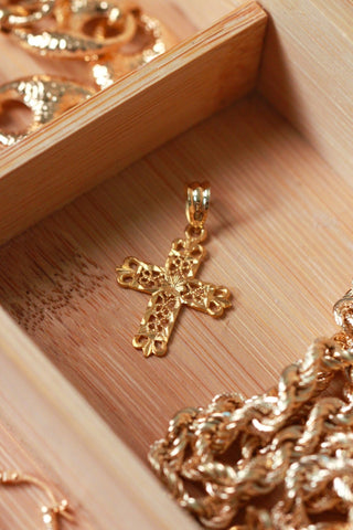 Pendentif croix en filigrane 24x18mm Bijoux or 18K - TRANSAC'OR